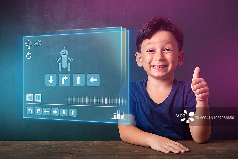 使用电脑的未来儿童图片素材