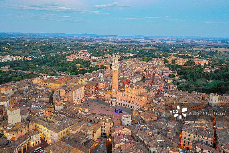 意大利锡耶纳的暮光天际线图片素材