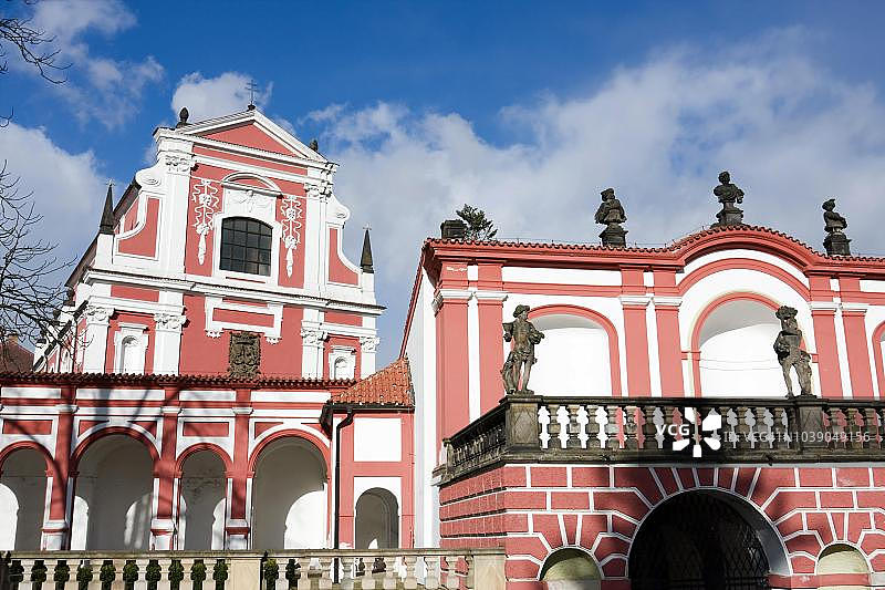 捷克共和国北波西米亚州霍穆托夫区至圣三一教堂图片素材