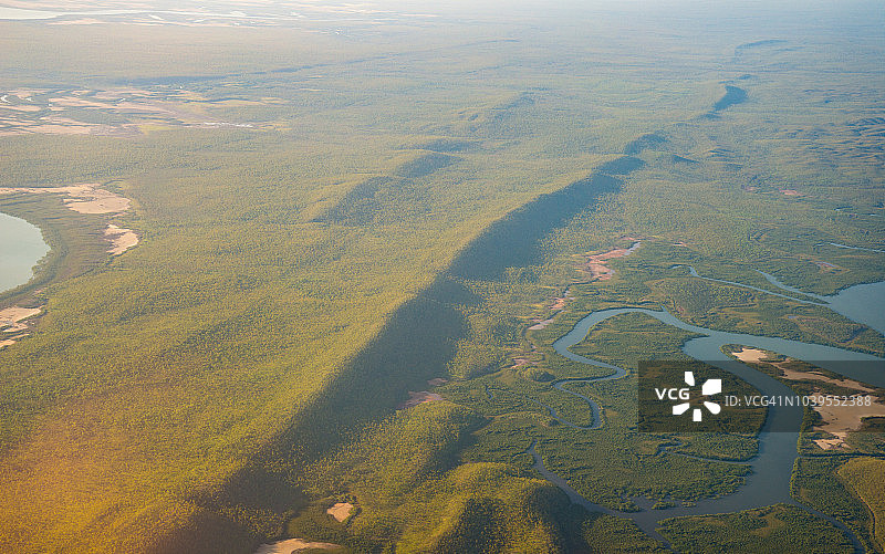从空中俯瞰澳大利亚北部地区阿纳姆高地的顶端区域图片素材