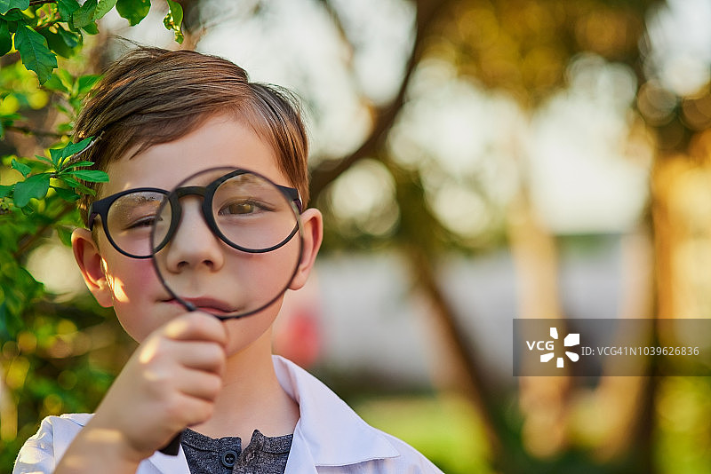 仔细观察，你会发现惊喜图片素材