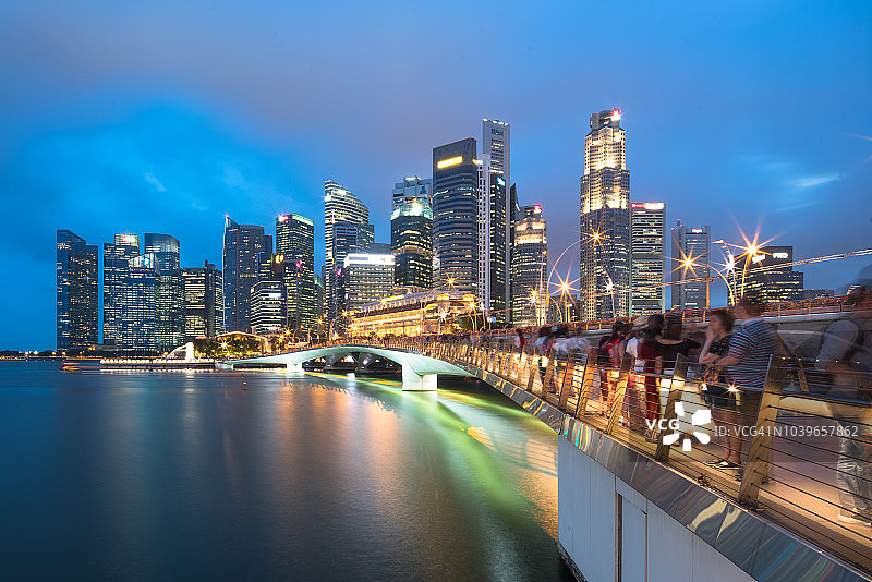 新加坡夜景天际线图片素材