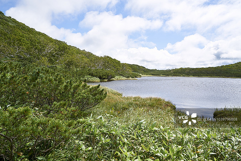 北海道知床国立公园罗臼湖全景图片素材
