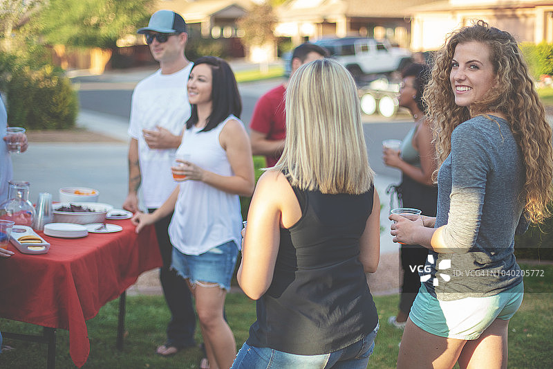 充满活力的社区户外景象图片素材