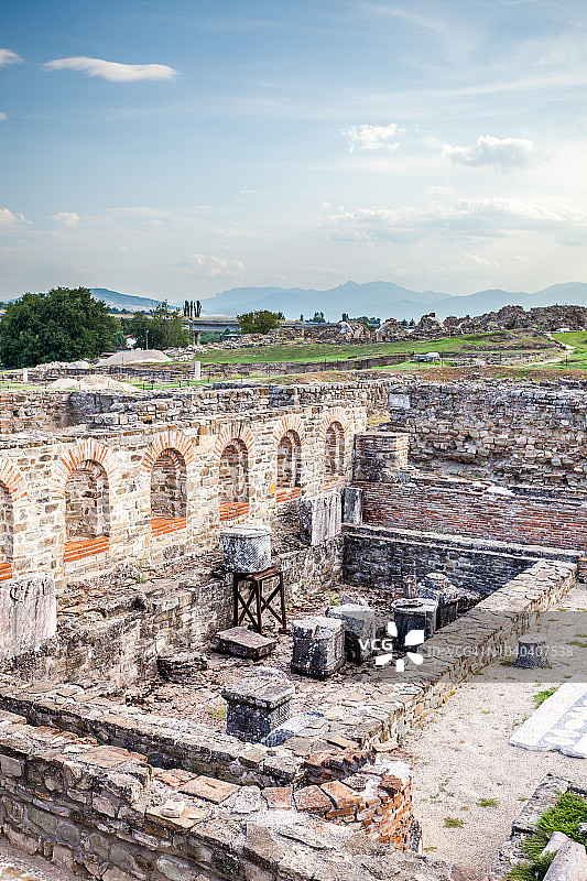 马其顿斯托比考古遗址的公共浴池遗迹图片素材
