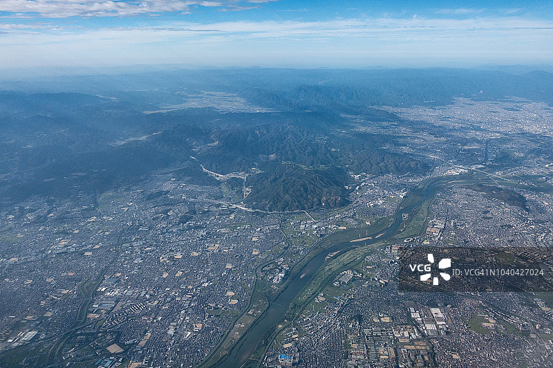 日本大阪府枚方市和高槻市的淀川航拍日景图片素材