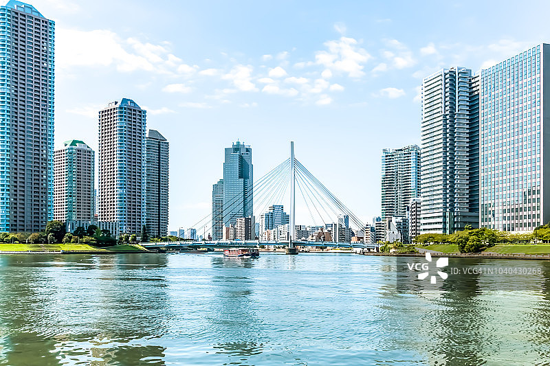 东京晴空塔隅田川风光图片素材