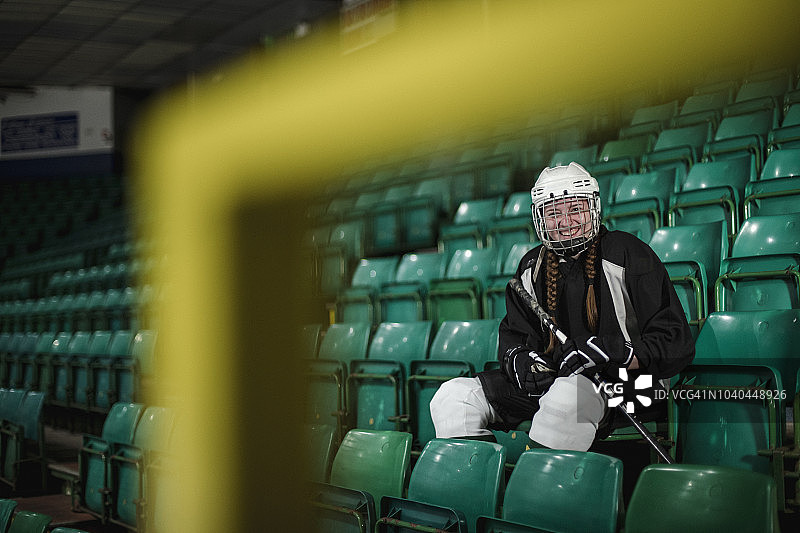 她对比赛结果很满意图片素材