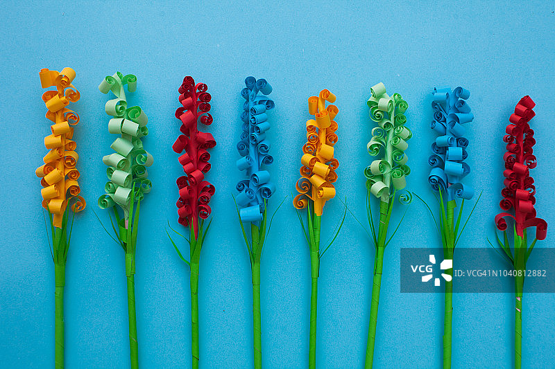 彩色树木纸工艺品图片素材