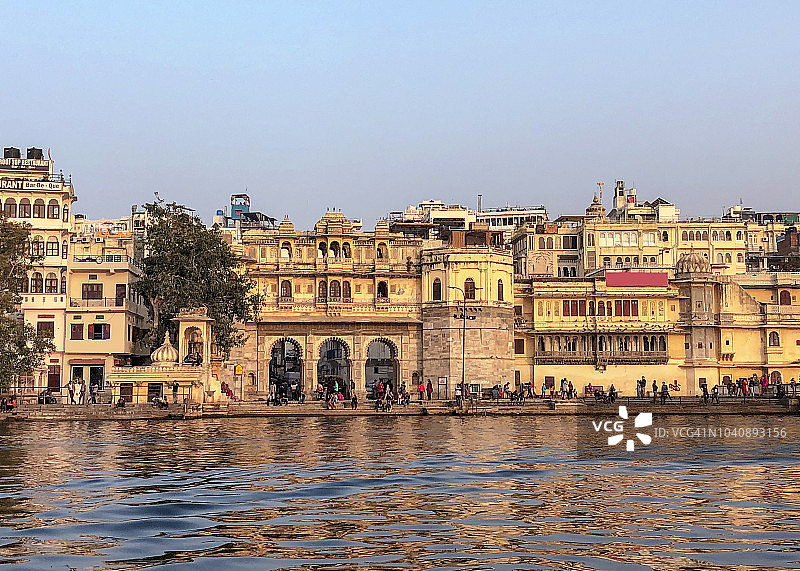 皮丘拉湖畔甘高尔河坛图片素材