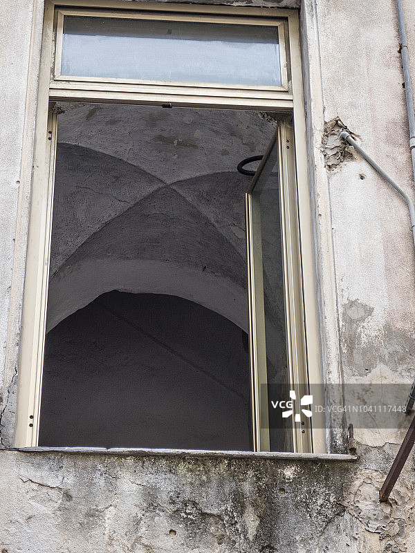 意大利利古里亚文蒂米利亚拱形房间内景，九月图片素材
