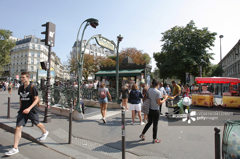 法国巴黎夏季城市风光图片素材