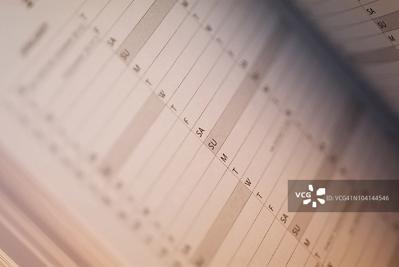 打开的日记本特写图片素材