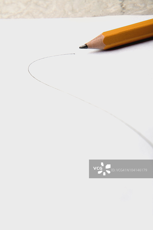 纸上的铅笔特写图片素材