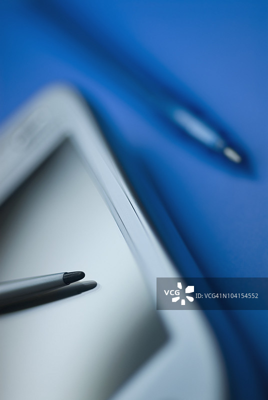 个人数据助手的特写，配有数字化笔图片素材