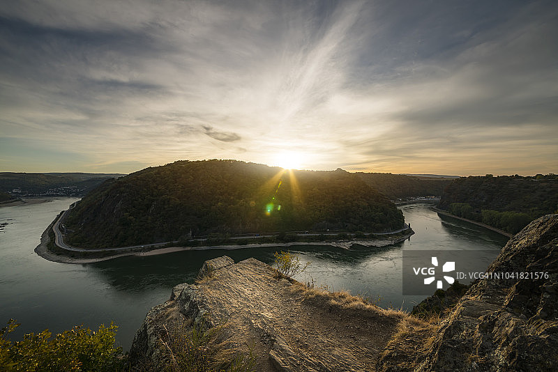 日落时分的莱茵河峡谷（上中莱茵河谷）图片素材