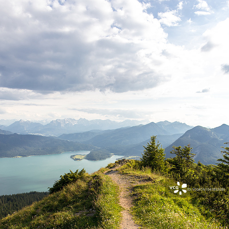 巴伐利亚阿尔卑斯山瓦chensee湖图片素材