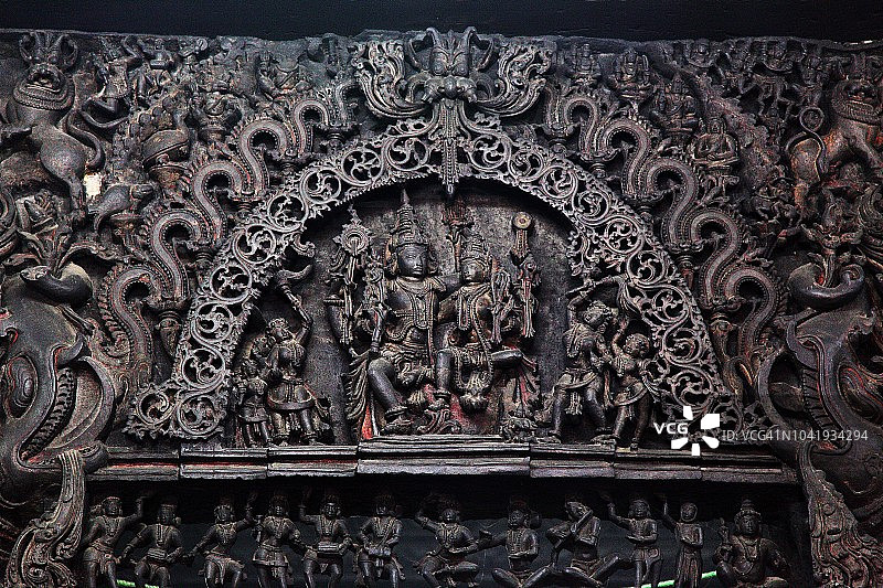 Chennakeshava寺庙的圣殿门楣图片素材