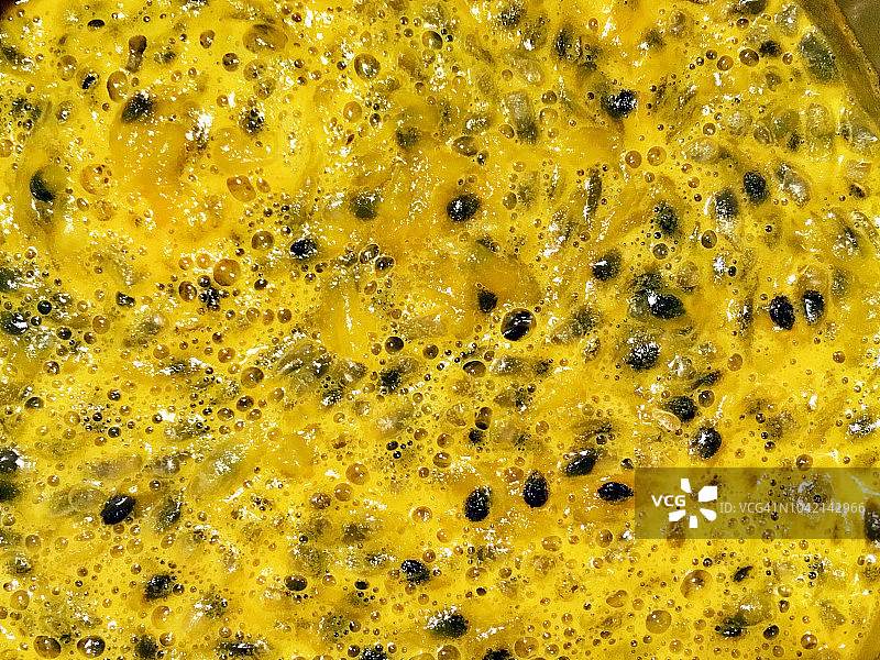 烹饪百香果籽特写图片素材