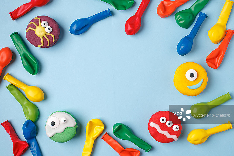 儿童生日万圣节派对背景，蓝色糖果气球边框图片素材