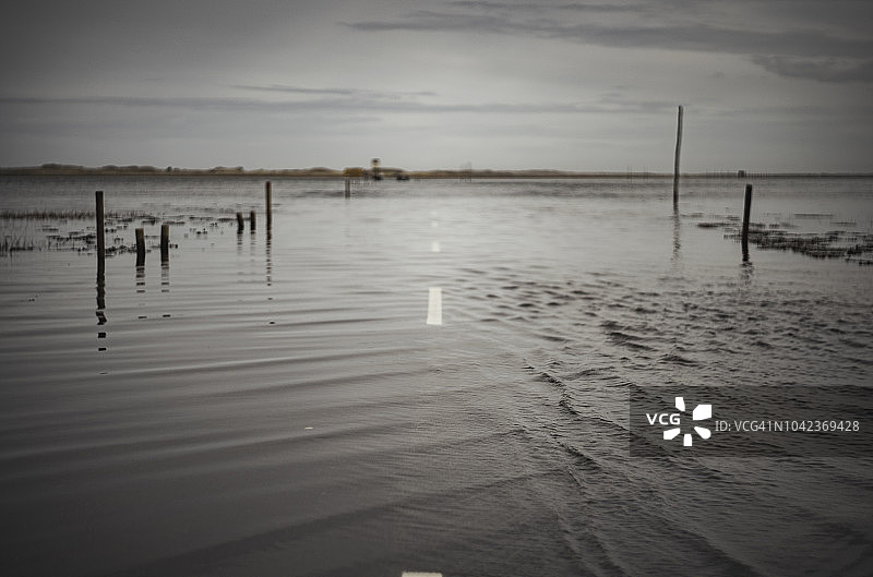 林迪斯法恩圣岛堤道图片素材