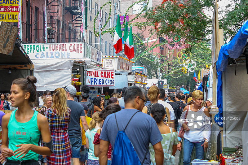 纽约圣热内罗节上的人群图片素材