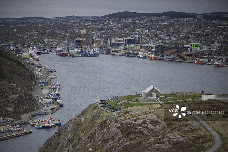 加拿大纽芬兰省圣约翰斯海湾和海港的景色图片素材