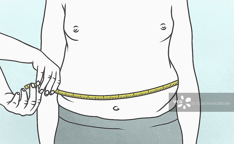 超重的男人用卷尺测量腰围图片素材