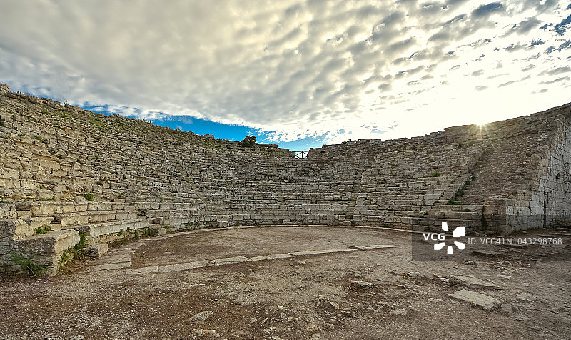 意大利西西里岛塞格斯塔古希腊剧院图片素材