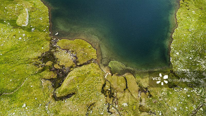 瑞士格劳宾登州比安科湖图片素材