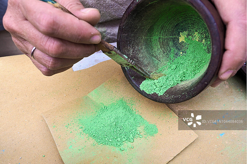 混合鲜艳的绿色颜料粉末图片素材