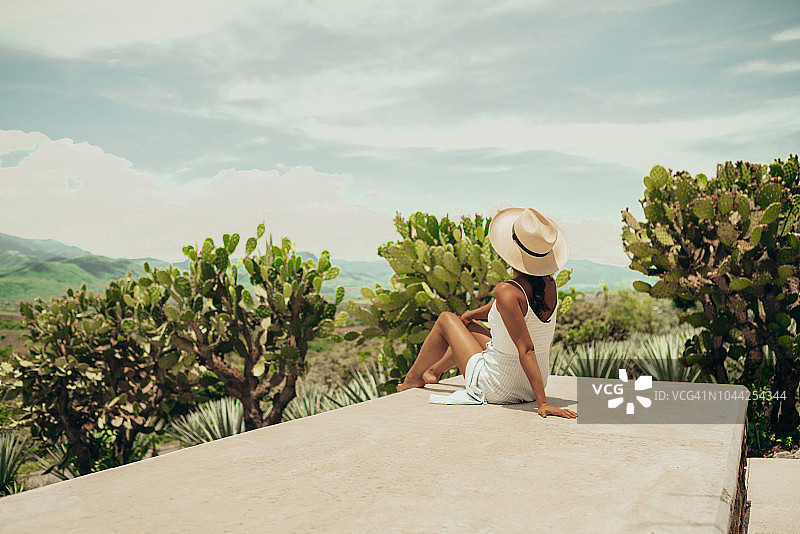 在墨西哥旅行的女人图片素材