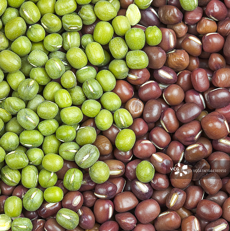 健康饮食：红豆和绿豆，天然食材图片素材