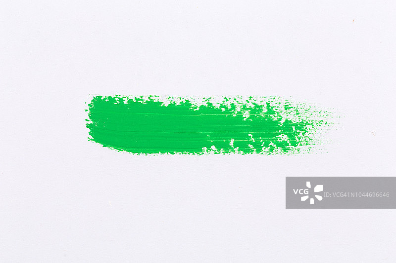白色纸上的绿色笔刷图片素材