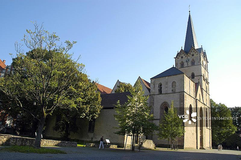 德国北莱茵-威斯特法伦州Herford老城区的大教堂和沃尔德斯卡佩勒教堂图片素材