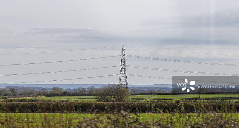 从斯特拉特福到伦敦的输电塔景观图片素材