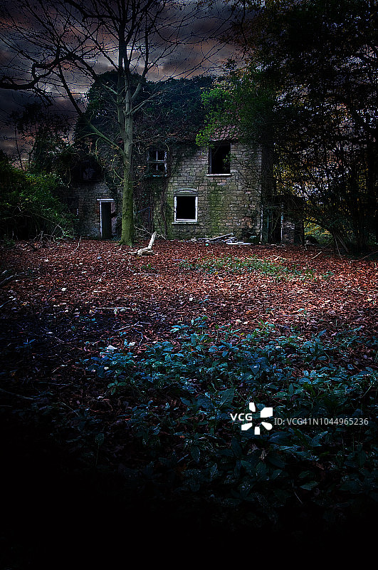 废弃的房子图片素材