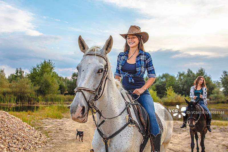 牧场主夫妇图片素材