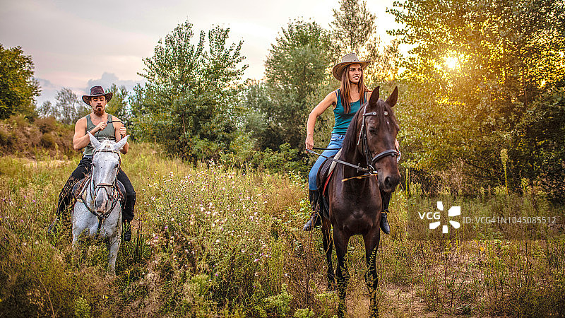 牧场主夫妇图片素材