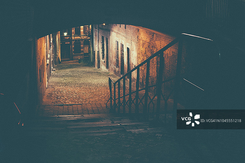 夜间小巷图片素材