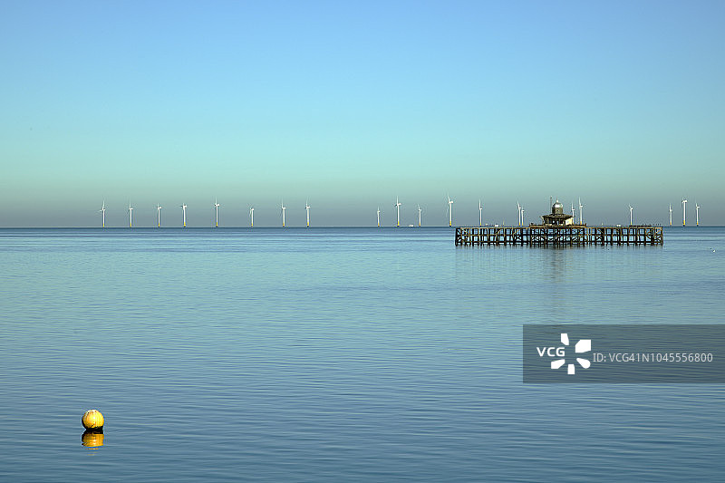 所有剩余物（肯特郡赫恩湾的旧码头）图片素材