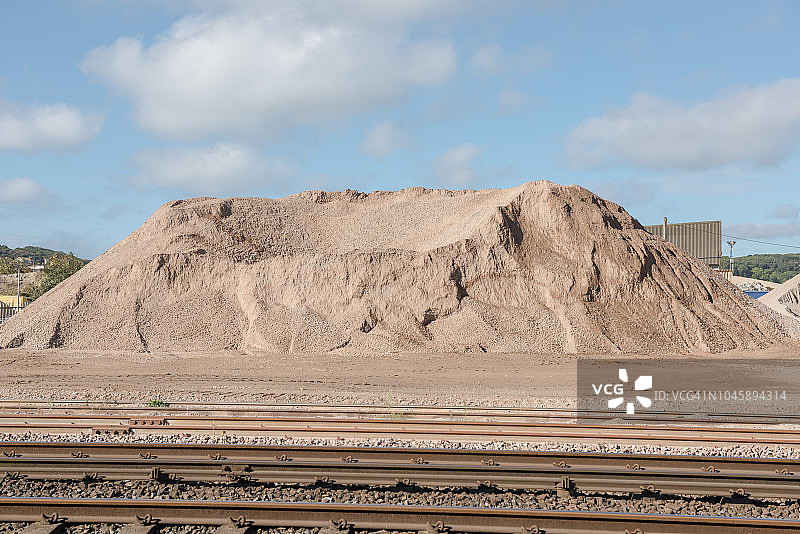 院子里的骨料堆图片素材