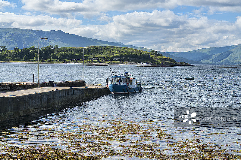 苏格兰阿平港的轮渡，眺望利斯莫尔岛图片素材