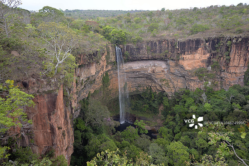 新娘面纱瀑布图片素材