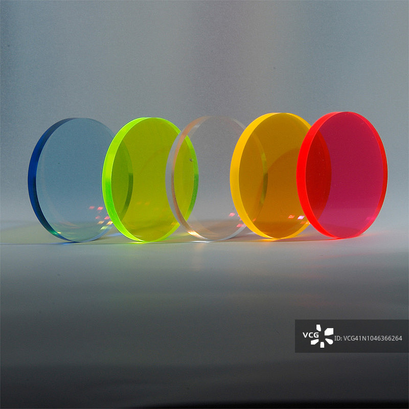 使用丙烯材料的彩色图像图片素材