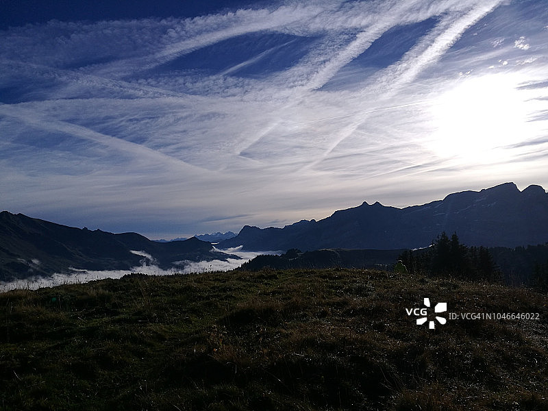 瑞士阿尔卑斯山莱蒙湖莱迪亚布勒雷图片素材