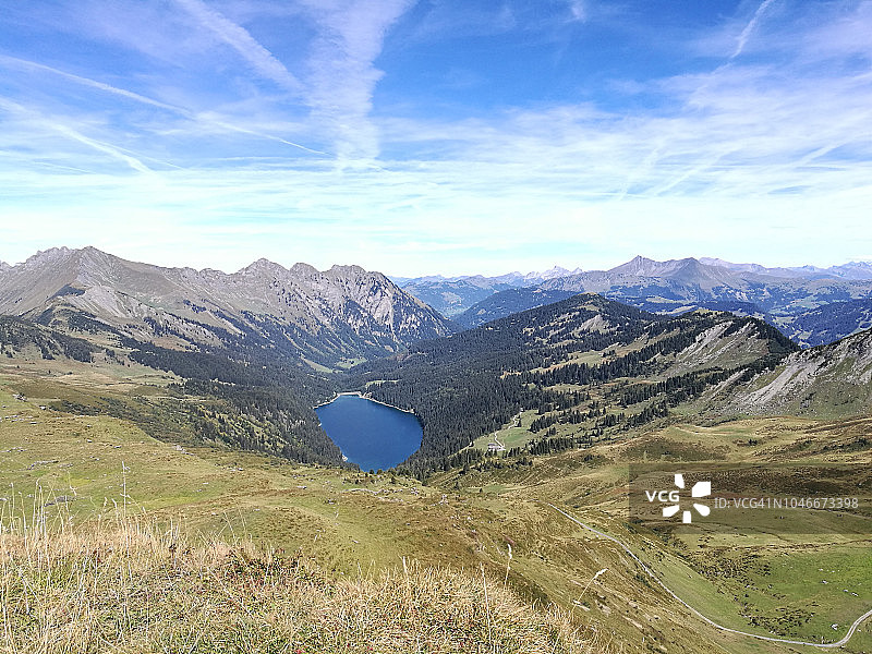 瑞士阿尔卑斯山莱蒙湖莱迪亚布勒雷图片素材
