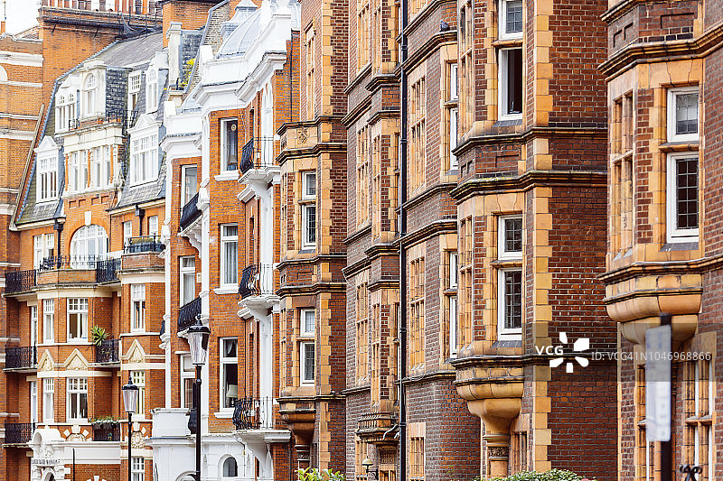 英国伦敦肯辛顿和切尔西区的红色砖维多利亚式住宅图片素材