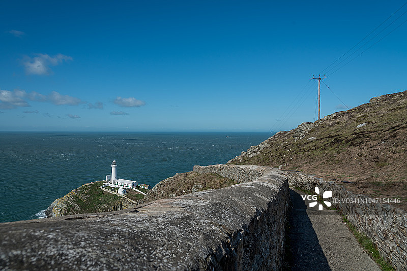 通往南斯塔克灯塔的墙壁和小路图片素材