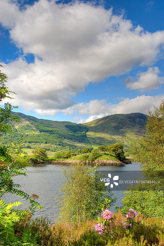 夏季的埃蒂夫湖图片素材